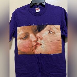 SUPREME Tee with Artistic Graphic in Purple